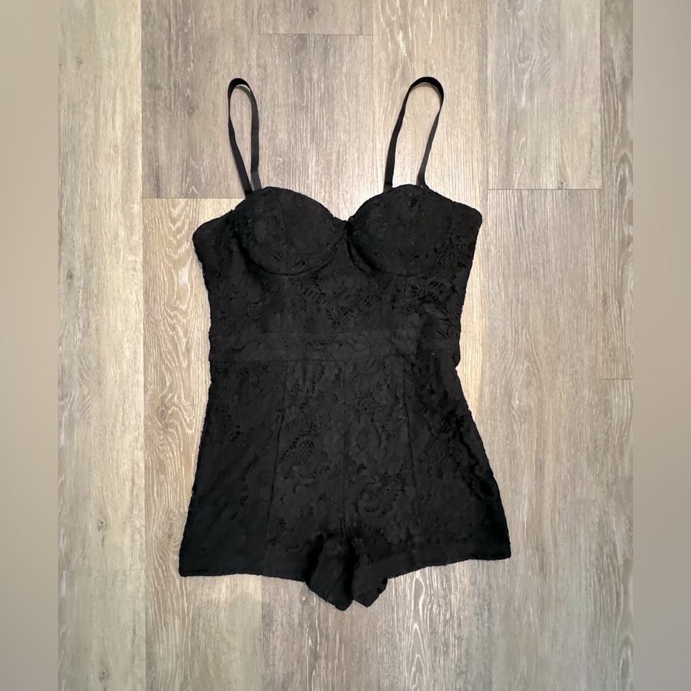 LACE ROMPER